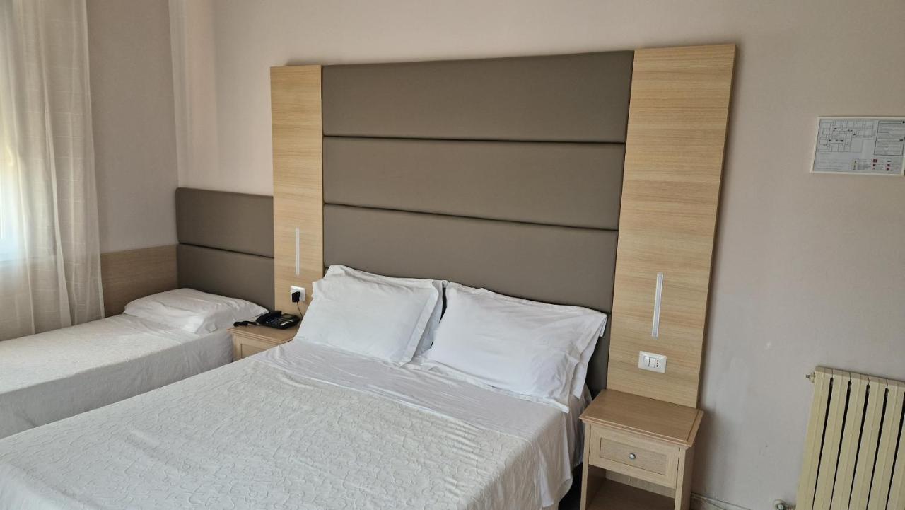 Hotel Trasimeno Bittarelli กัสติลโยเน เดล ลาโก ภายนอก รูปภาพ