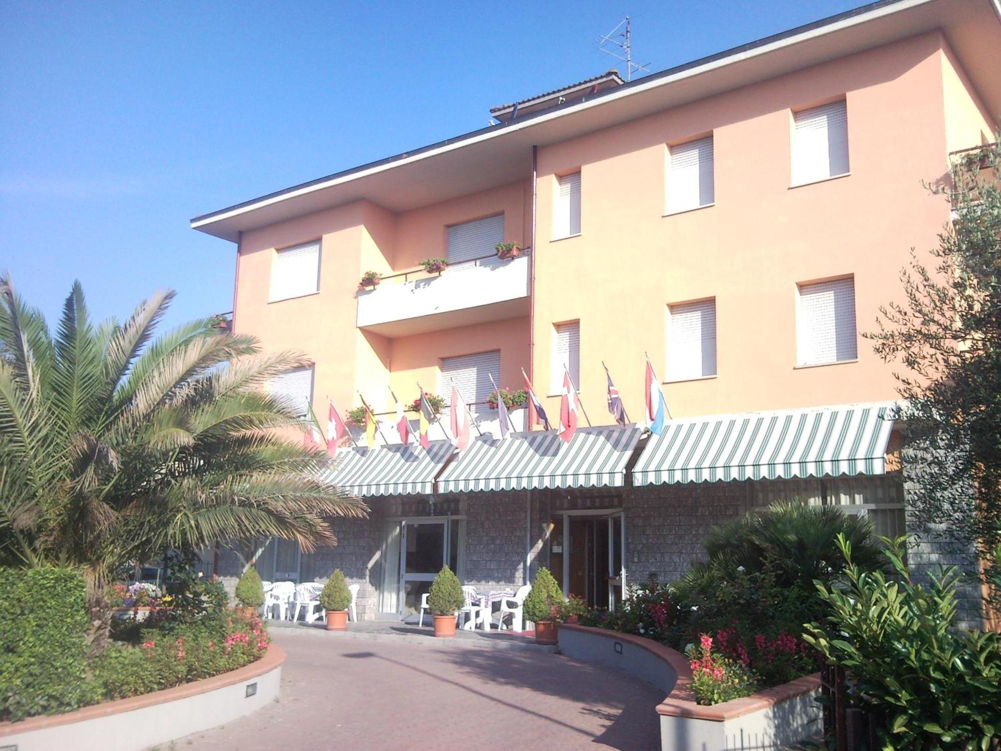 Hotel Trasimeno Bittarelli กัสติลโยเน เดล ลาโก ภายนอก รูปภาพ