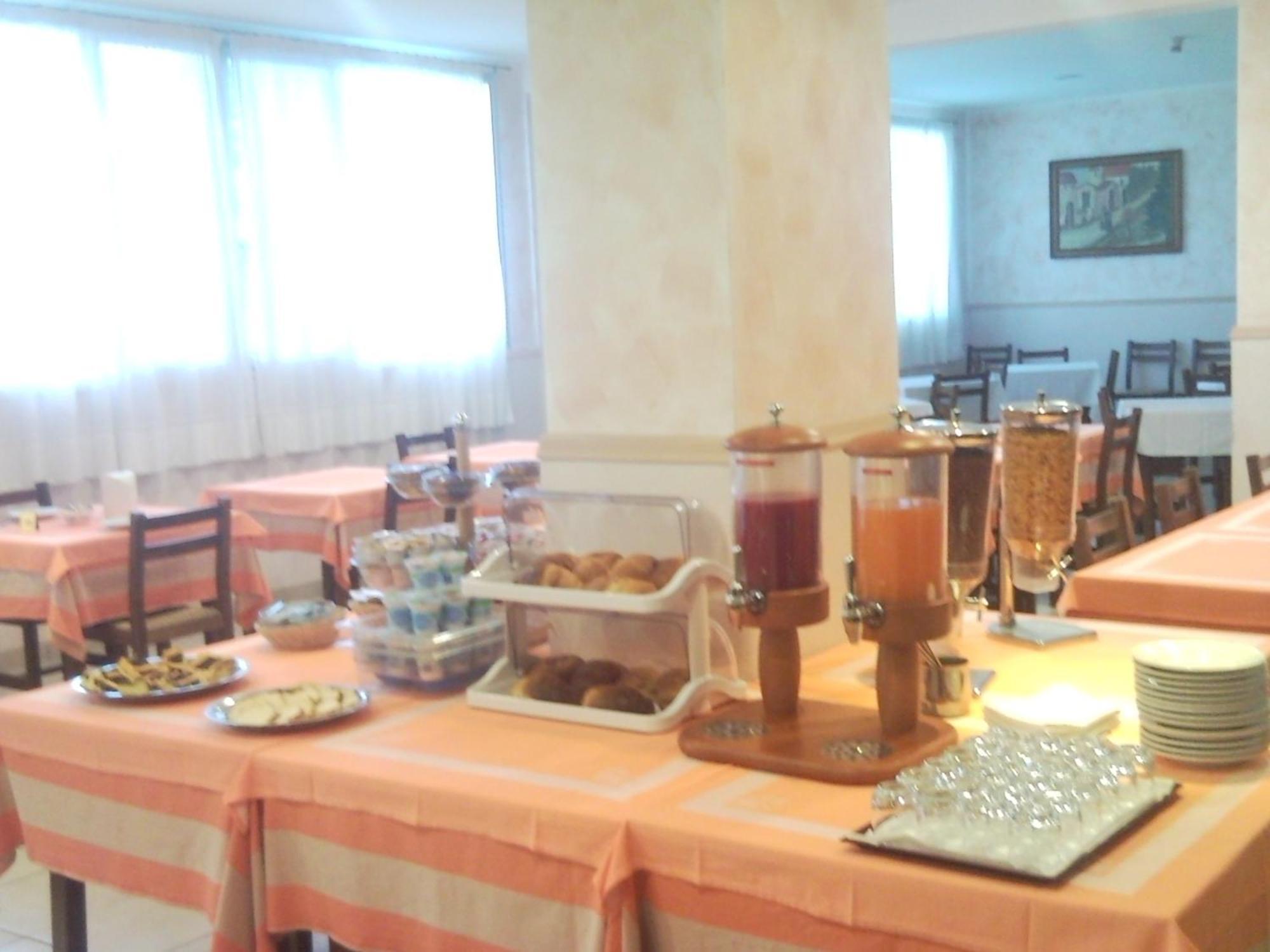 Hotel Trasimeno Bittarelli กัสติลโยเน เดล ลาโก ภายนอก รูปภาพ